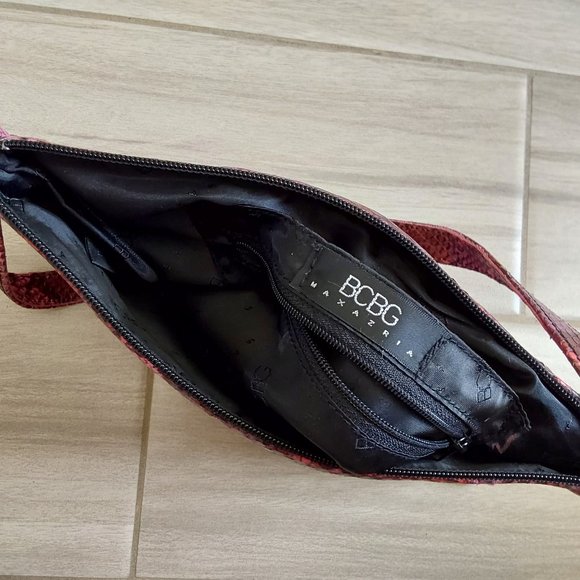 BCBG Maxazria Multi Pink Italian Leather Snakeskin Handbag. Size 6x11 - Picture 2 of 6